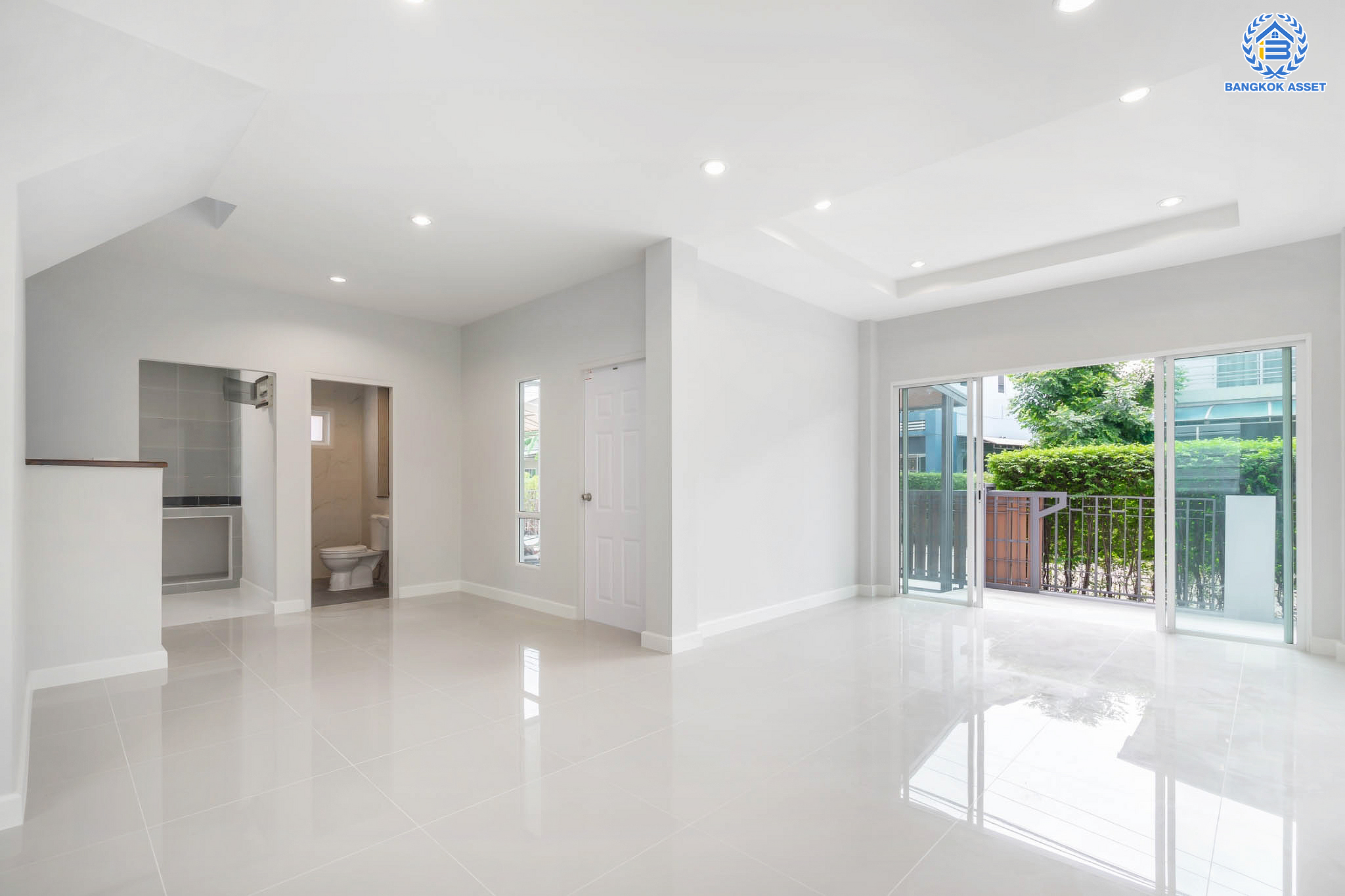 บ้านมือสองตกแต่งใหม่ ม.เดอะคลัสเตอร์วิลล์2 ราชพฤกษ์-พระราม5 เนื้อที่ 48.2 ตร.ว. ฟังก์ชัน 3 ห้องนอน 3 ห้องน้ำ 2 ที่จอดรถ บรรยากาศเงียบสงบ น่าอยู่ บนทำเลเดินทางสะดวก ใกล้ The Walk ,The Crystal SB และจุดขึ้นทางด่วน "ศรีรัช"